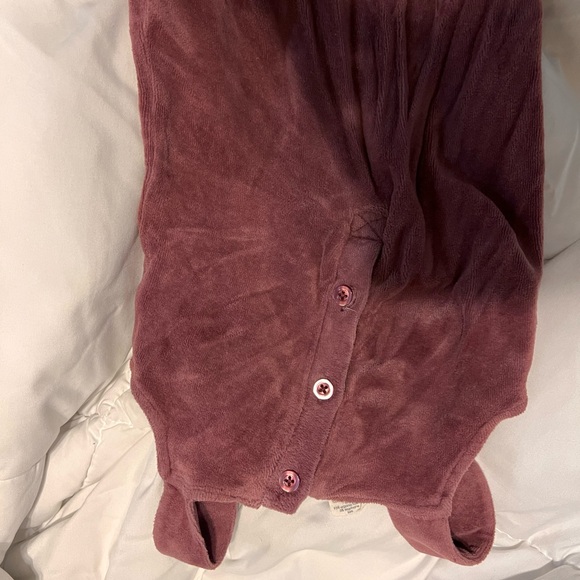 Velour Kate Quinn outfit - Picture 3 of 4